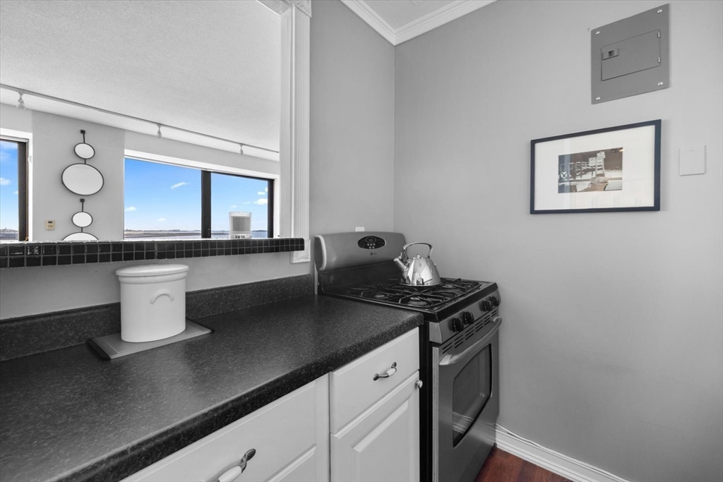 65 East India Row # 16E
