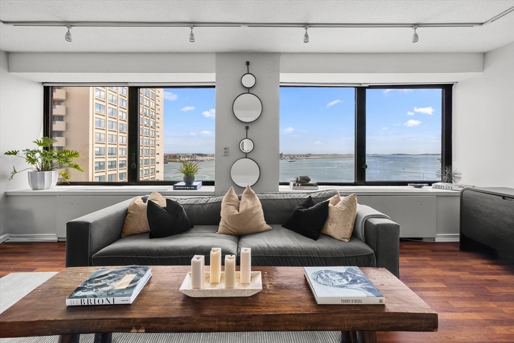 65 East India Row # 16E