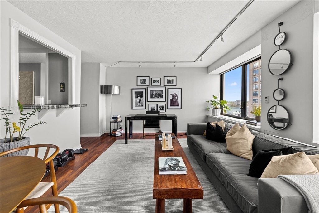 65 East India Row # 16E