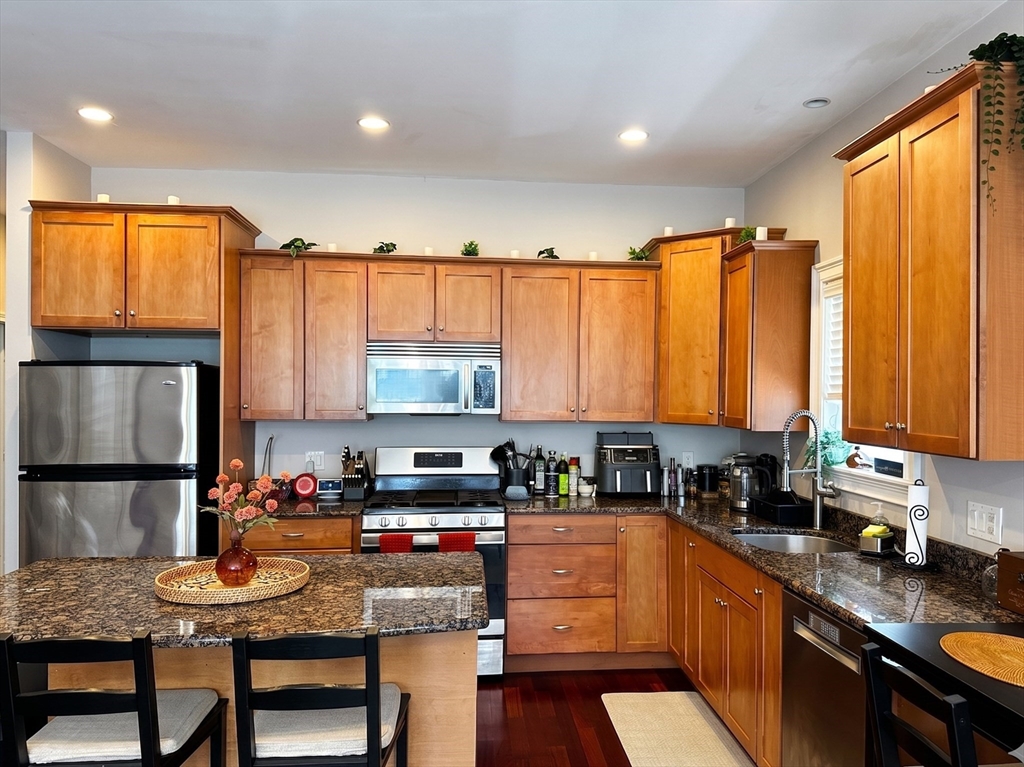 65 Chestnut Ave # 1