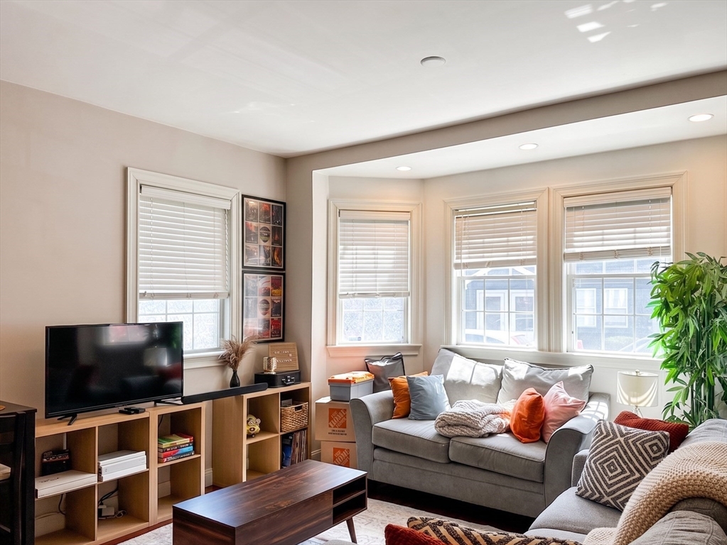 65 Chestnut Ave # 1