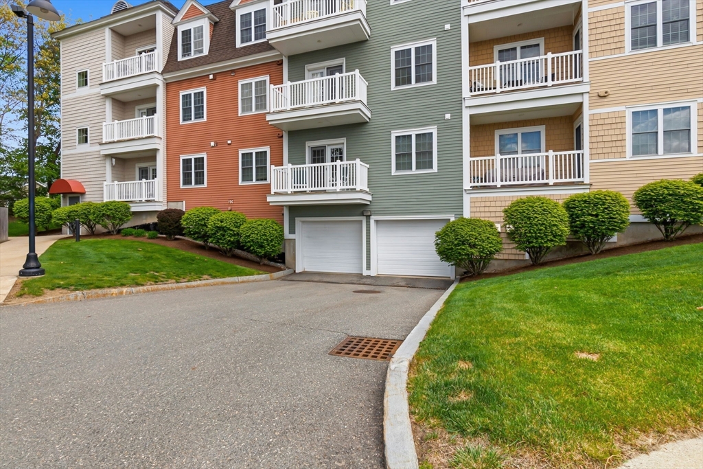 5 Woodman Way # 107