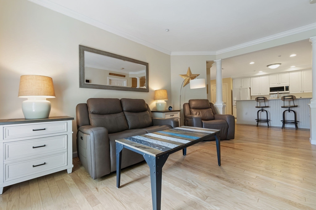 5 Woodman Way # 107