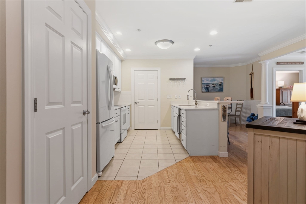 5 Woodman Way # 107