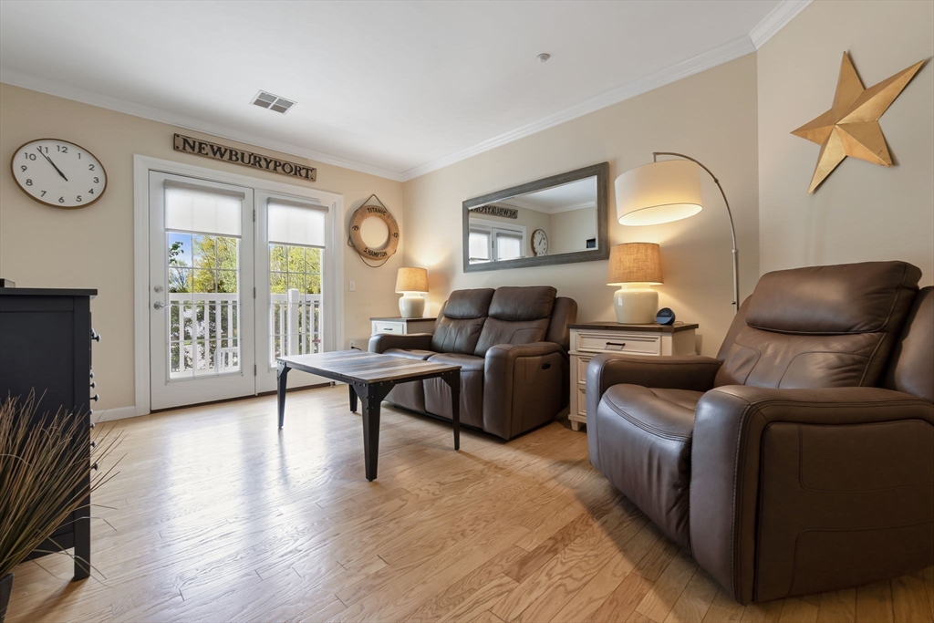 5 Woodman Way # 107