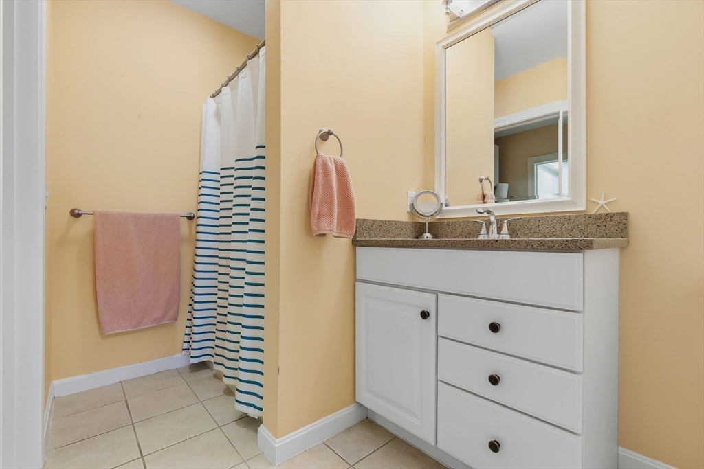 5 Woodman Way # 107
