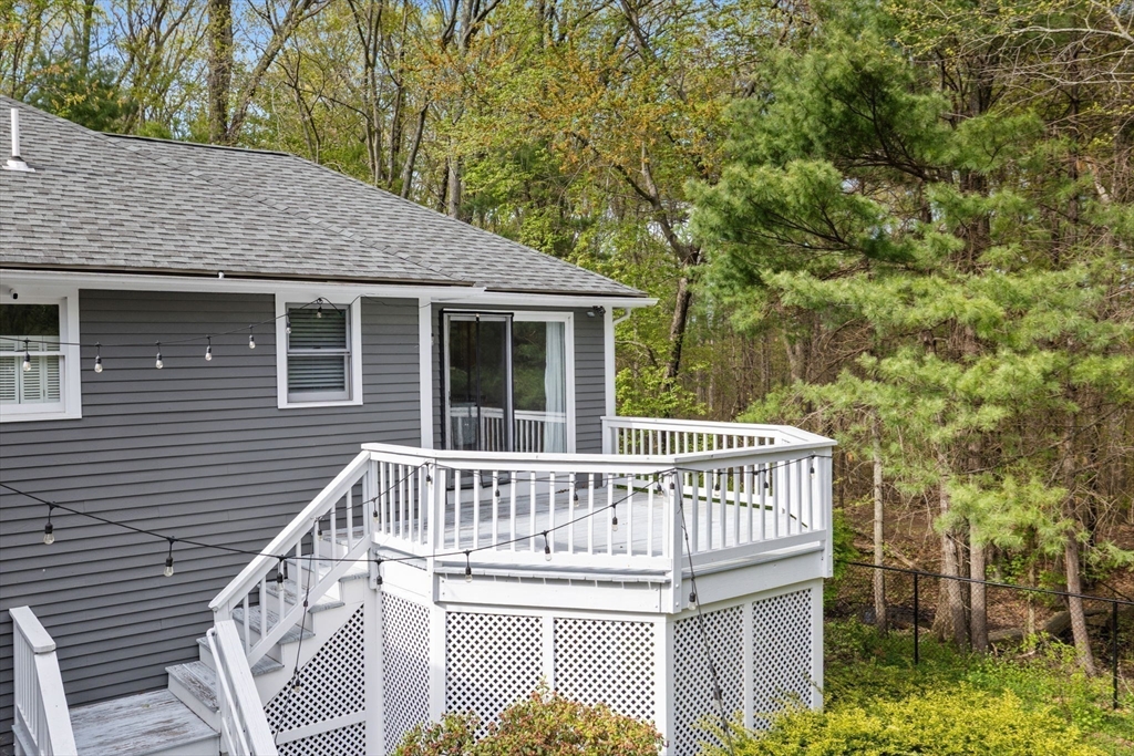 25 Towpath Dr