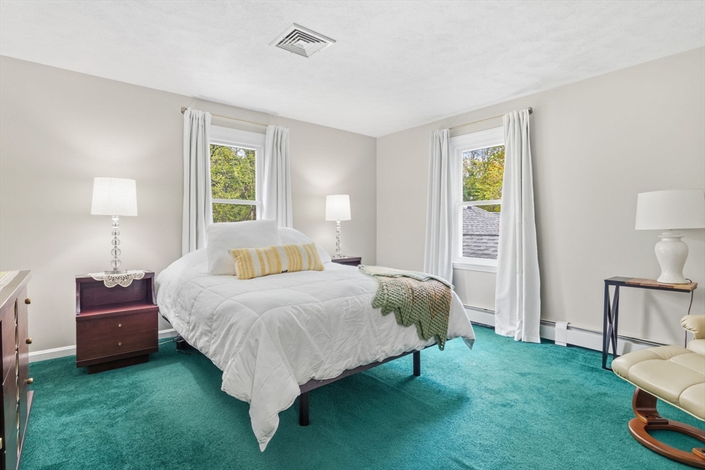 25 Towpath Dr