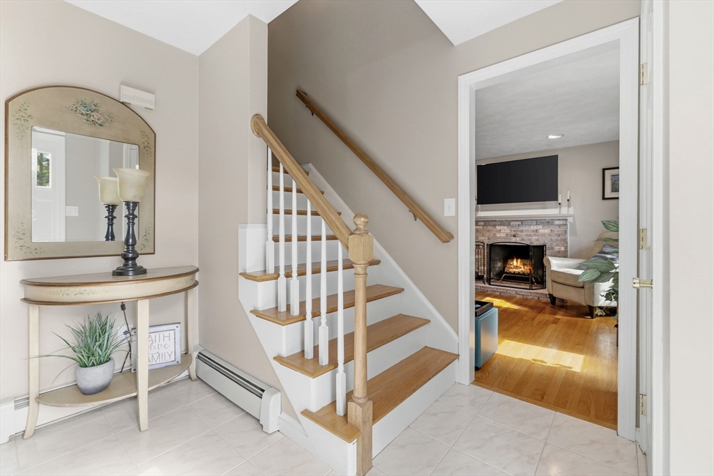25 Towpath Dr