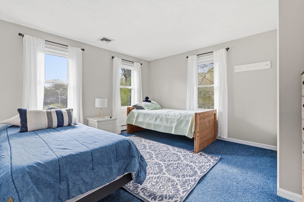 25 Towpath Dr