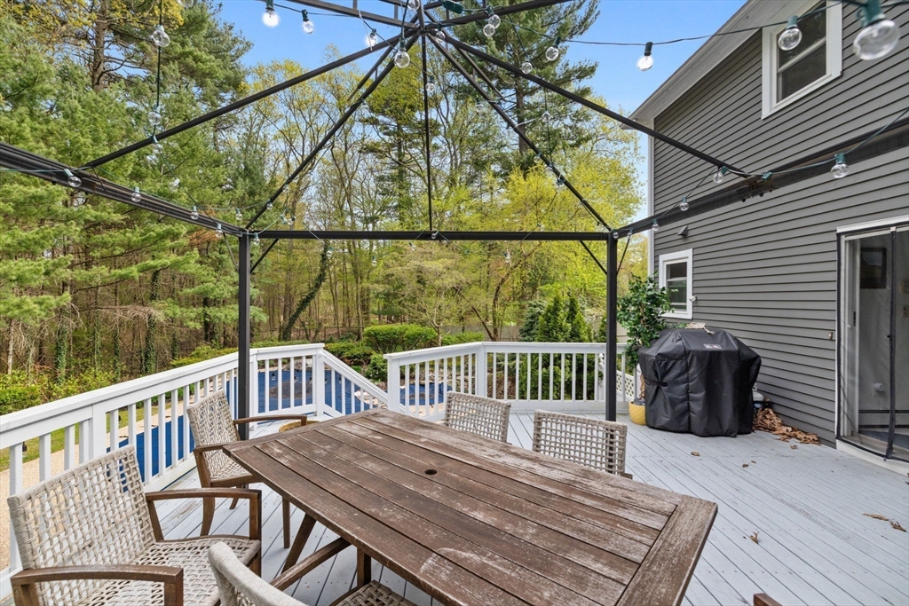 25 Towpath Dr