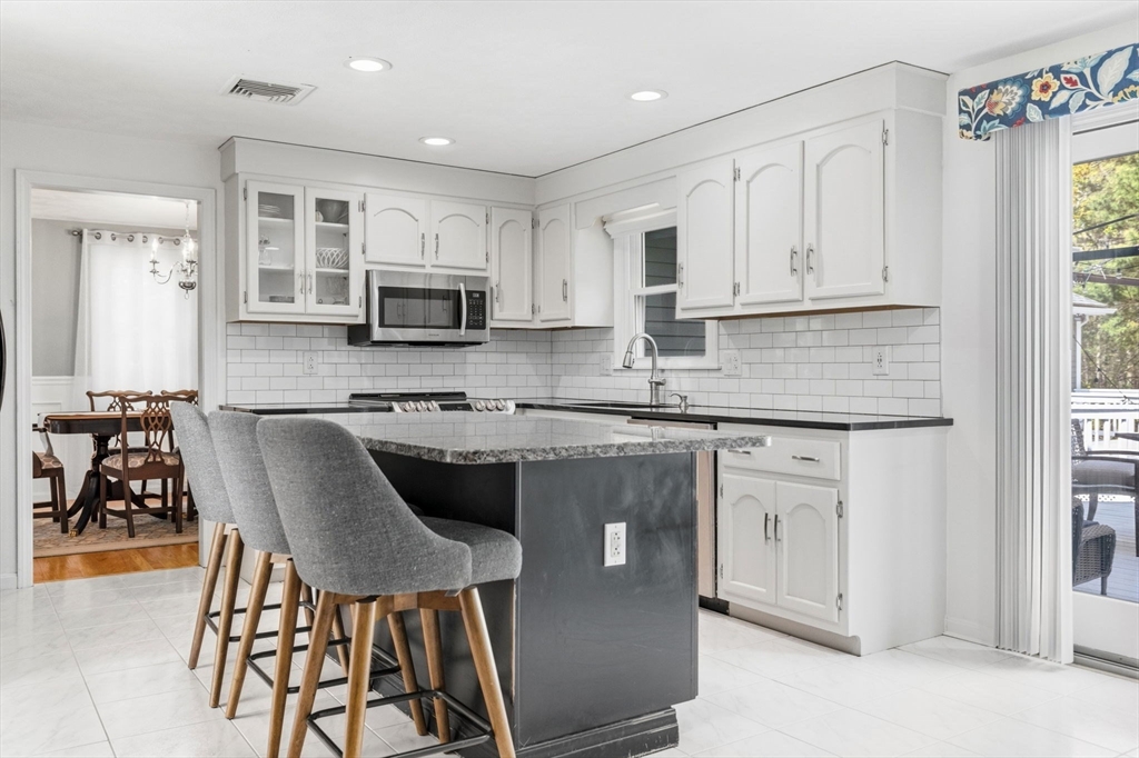 25 Towpath Dr