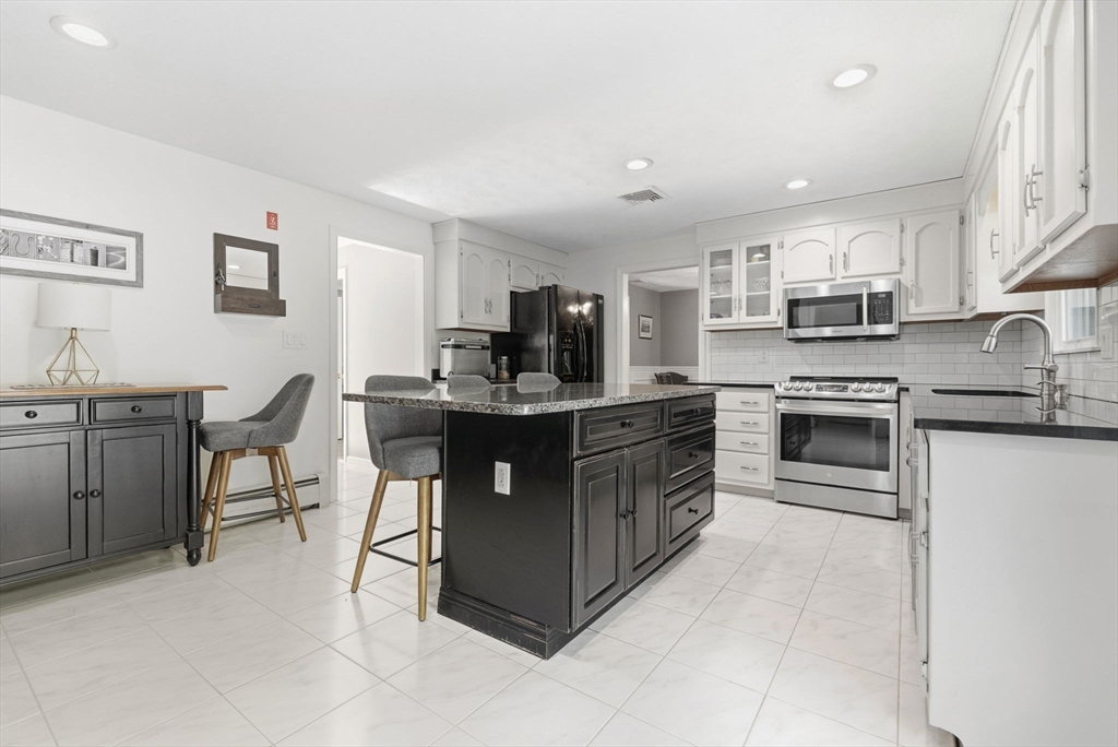 25 Towpath Dr
