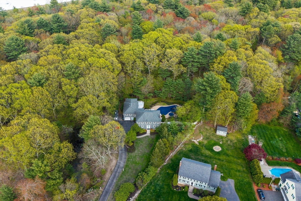 25 Towpath Dr