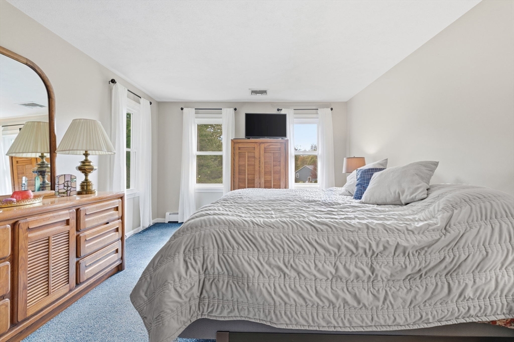 25 Towpath Dr