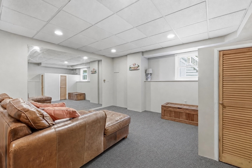 25 Towpath Dr