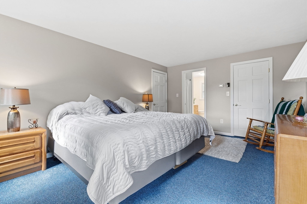 25 Towpath Dr