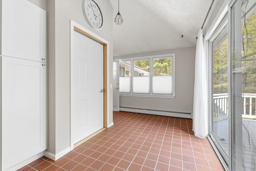 25 Towpath Dr