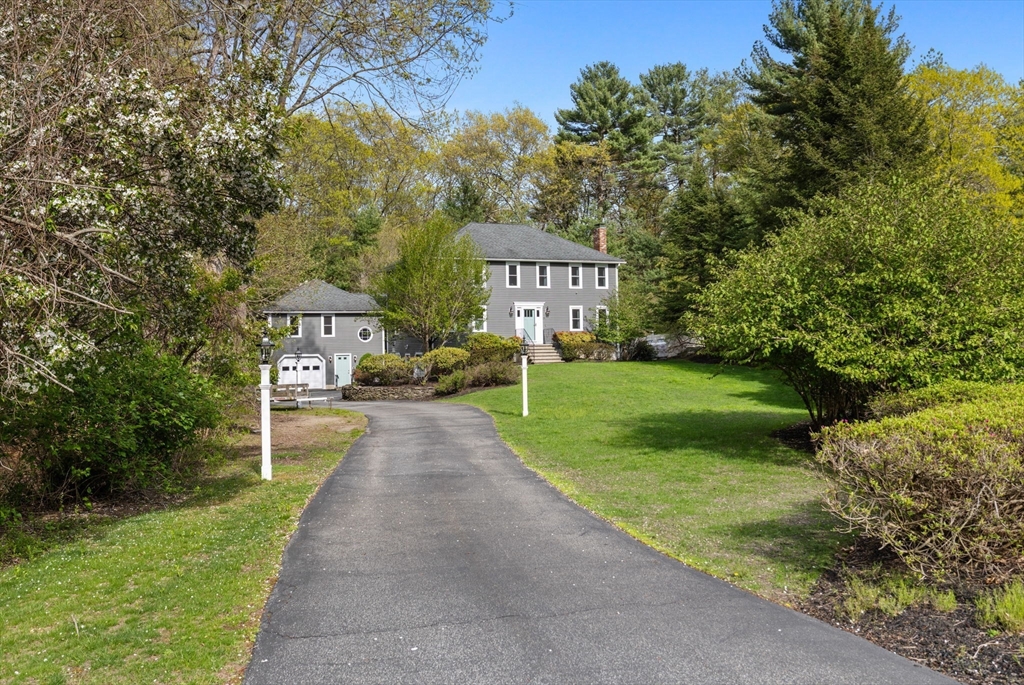 25 Towpath Dr
