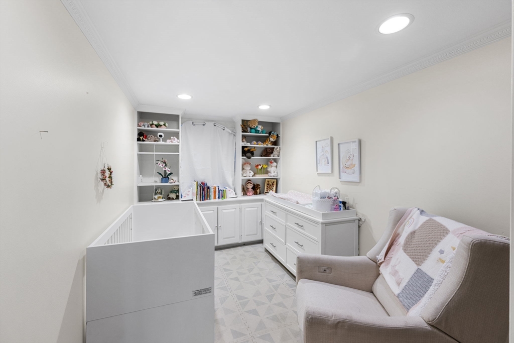 40 Joy St # 9