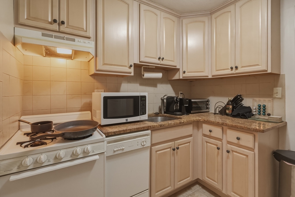 61 Marlborough # 6