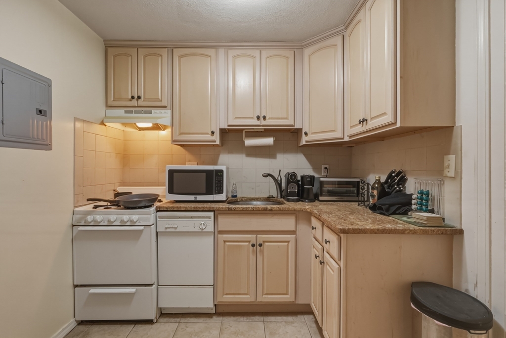 61 Marlborough # 6