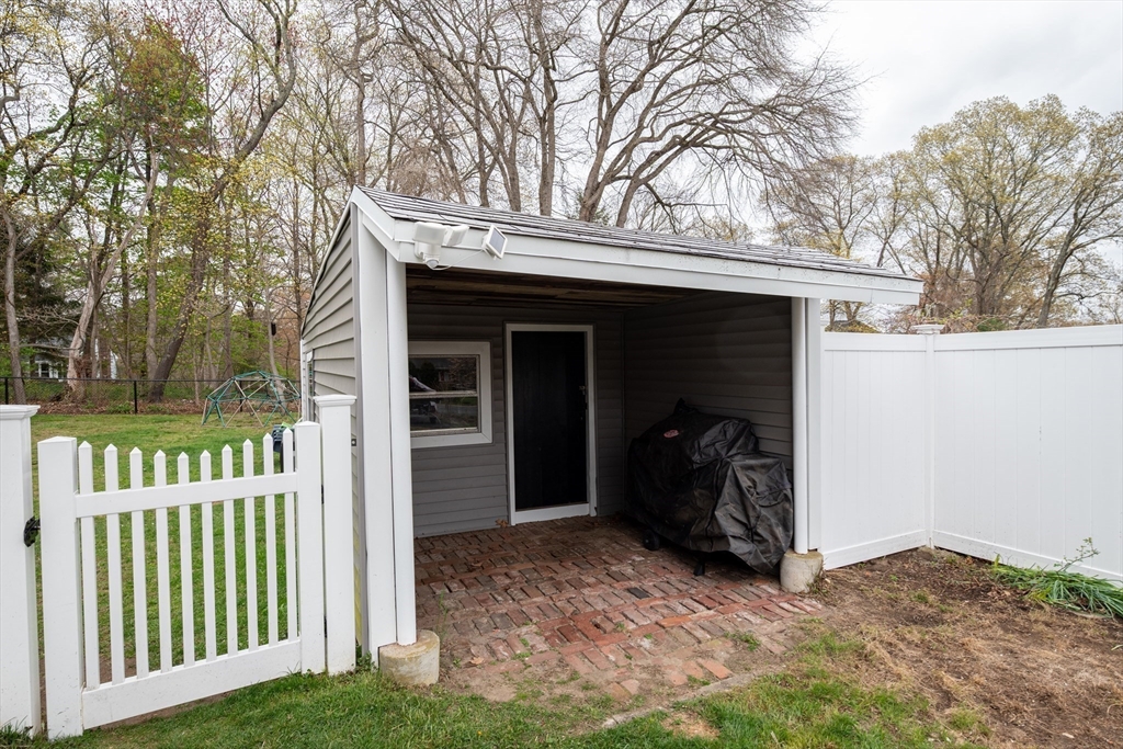 287 Purchase St