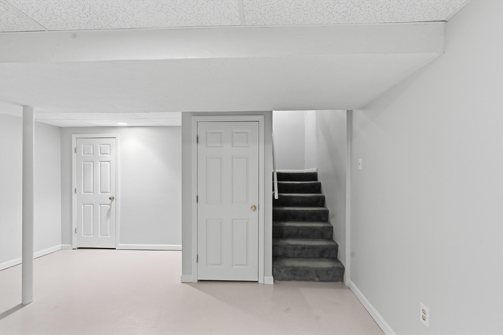 11 Harbor Hill Drive # 11