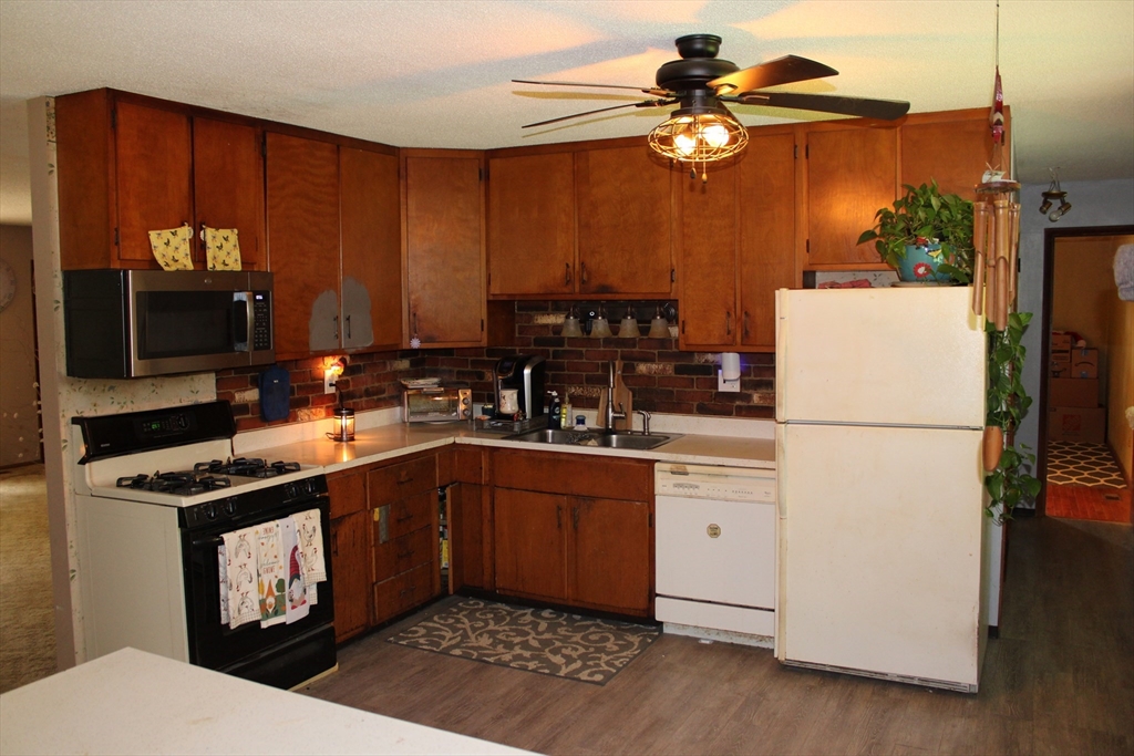 4 Skyline Dr