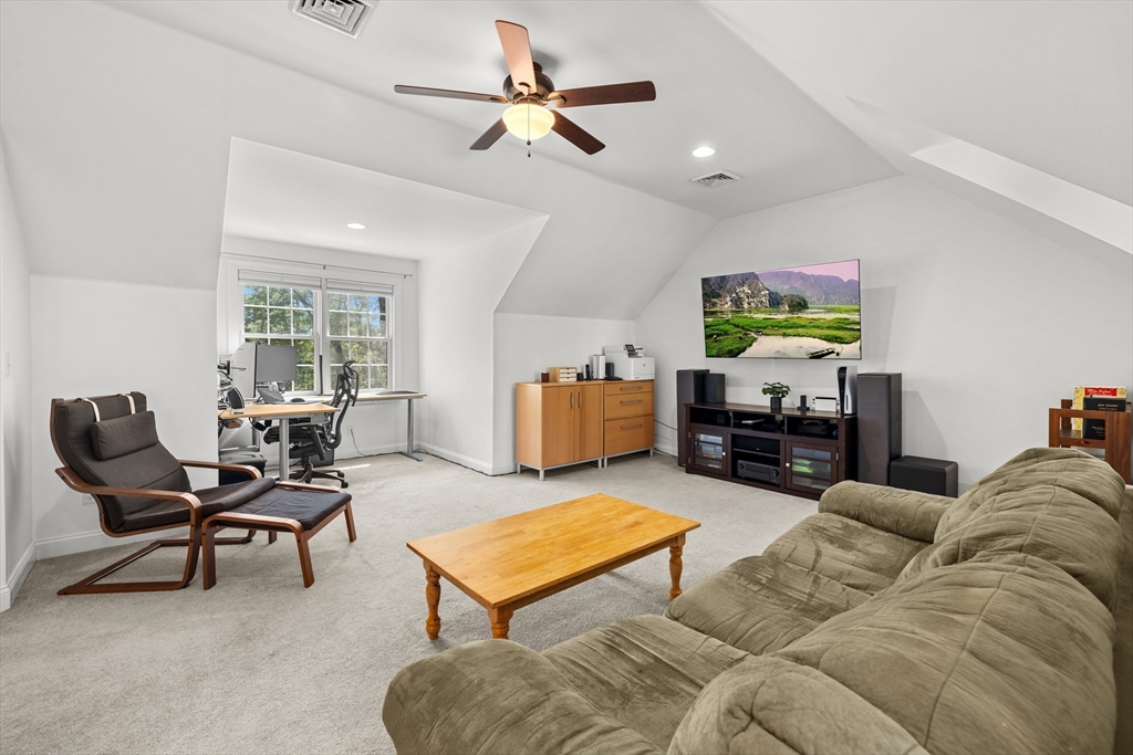 243 Cottrell Rd
