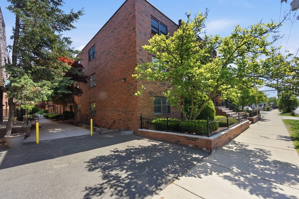 358 Broadway # 18