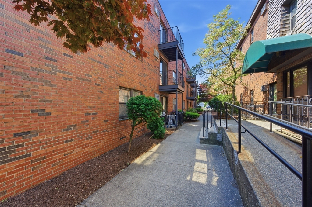 358 Broadway # 18