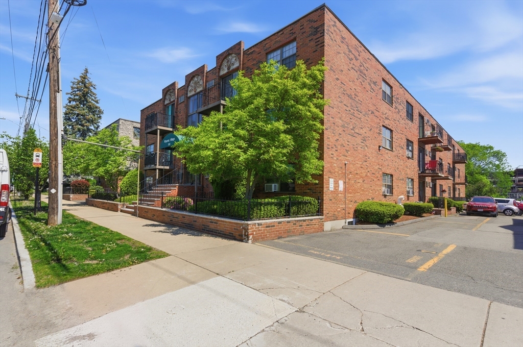 358 Broadway # 18