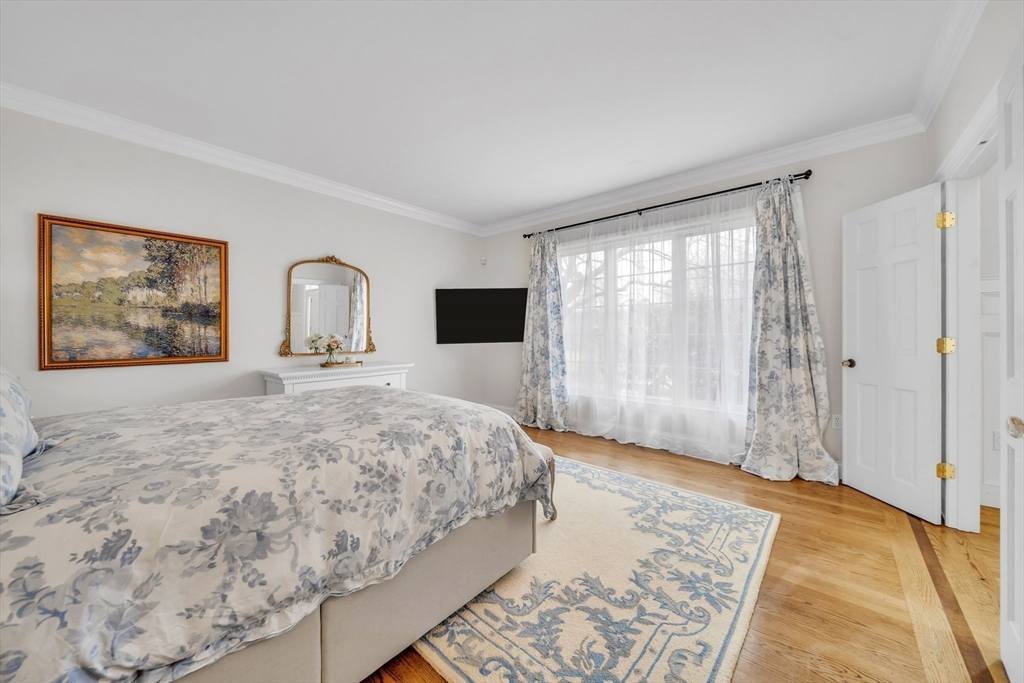 4 Gale Meadow Way
