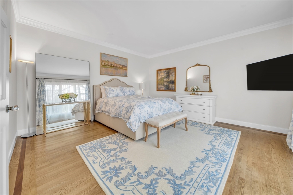 4 Gale Meadow Way