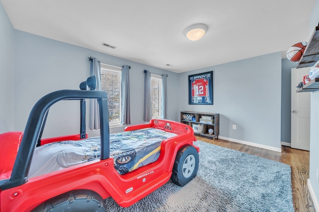 4 Gale Meadow Way