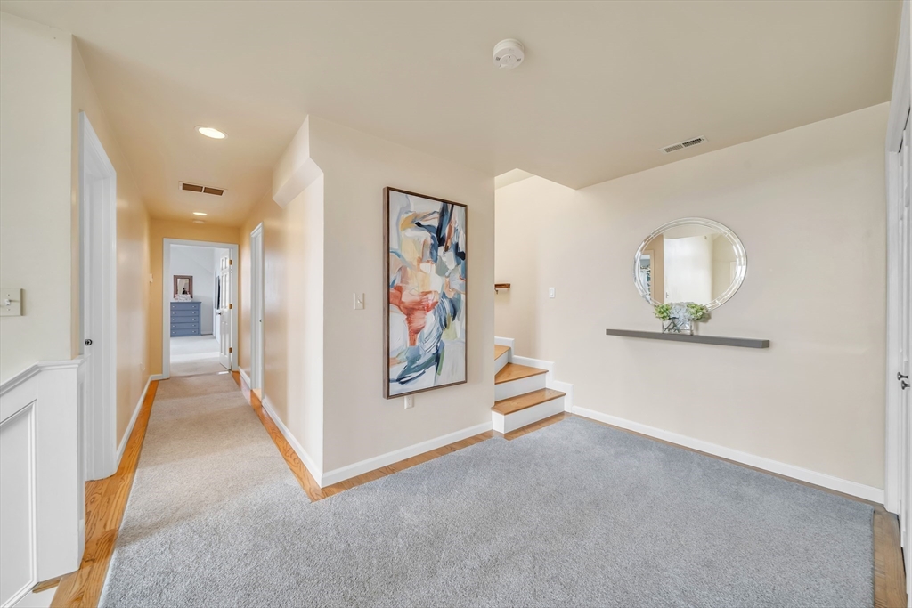 4 Gale Meadow Way