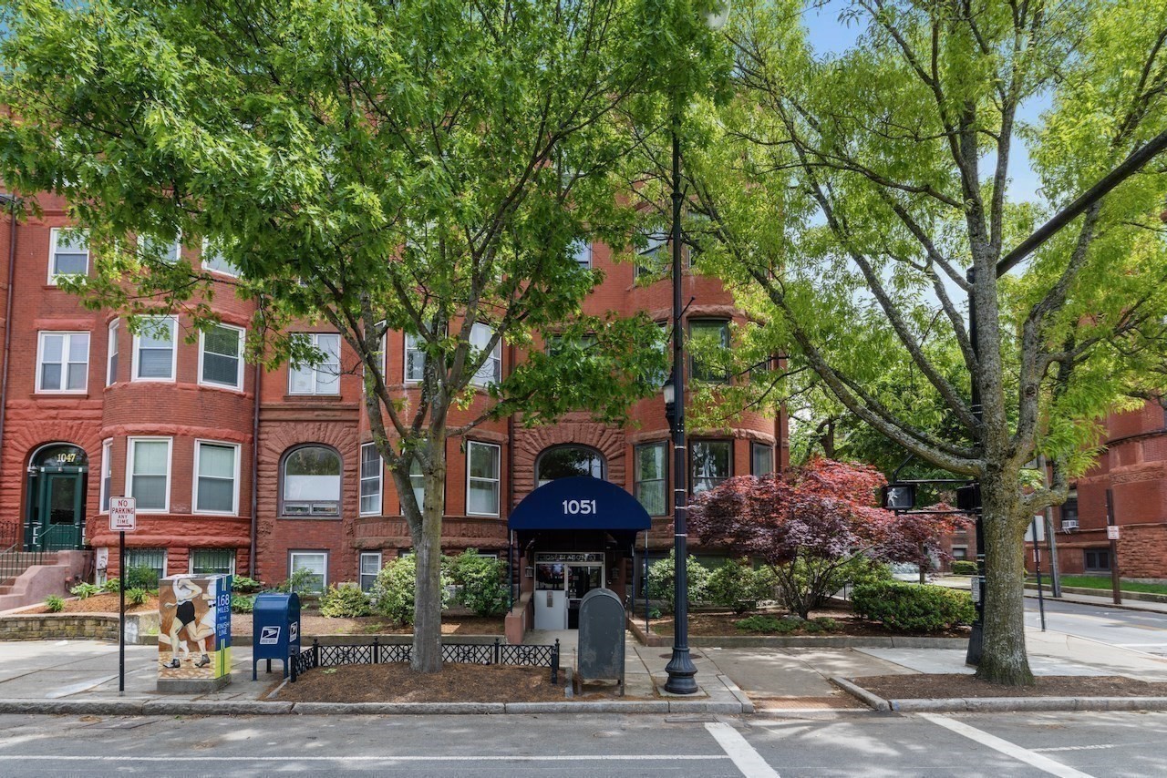 1051 Beacon St # 306
