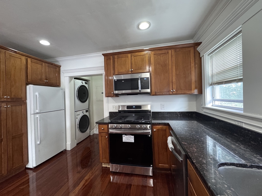 10 Woodfield St # 10