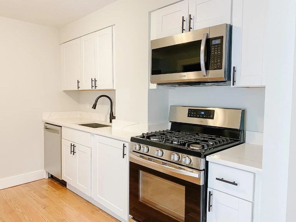 13 Margaret Street # 3