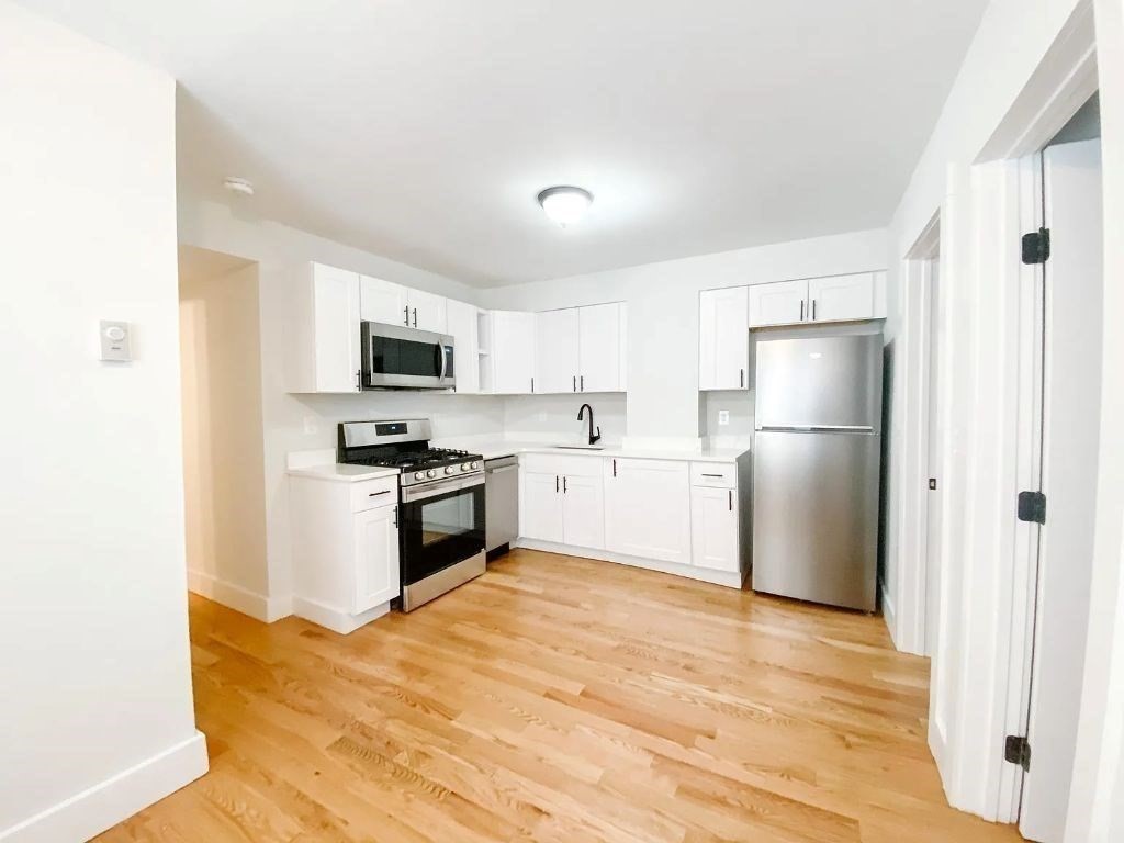 13 Margaret Street # 3