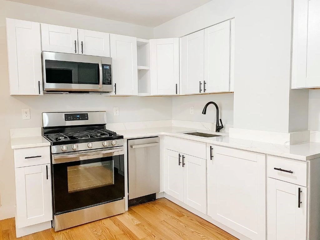 13 Margaret Street # 3