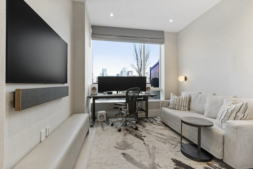 380 Harrison Ave # 12J