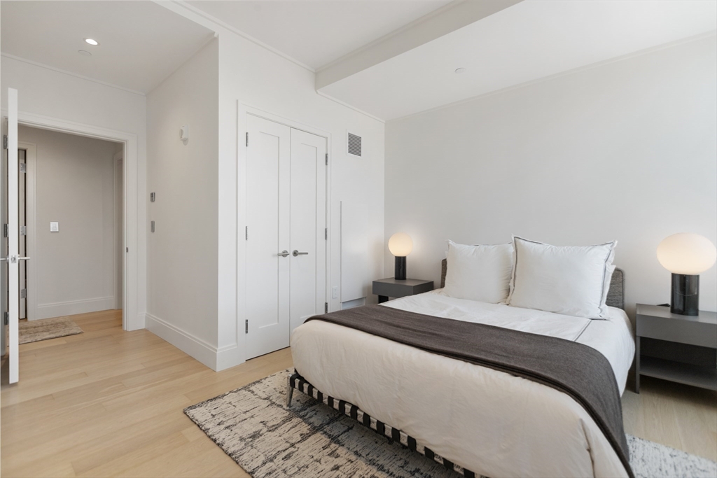 380 Harrison Ave # 12J