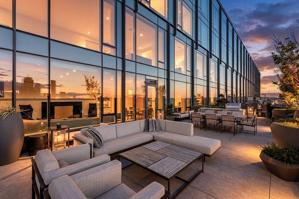380 Harrison Ave # 12J