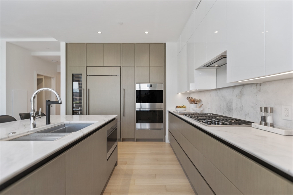 380 Harrison Ave # 12J