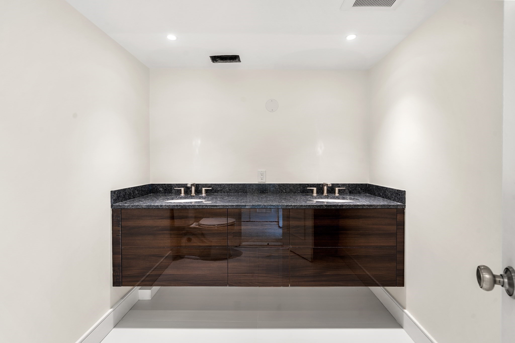 330 Beacon St Unit: 65/66