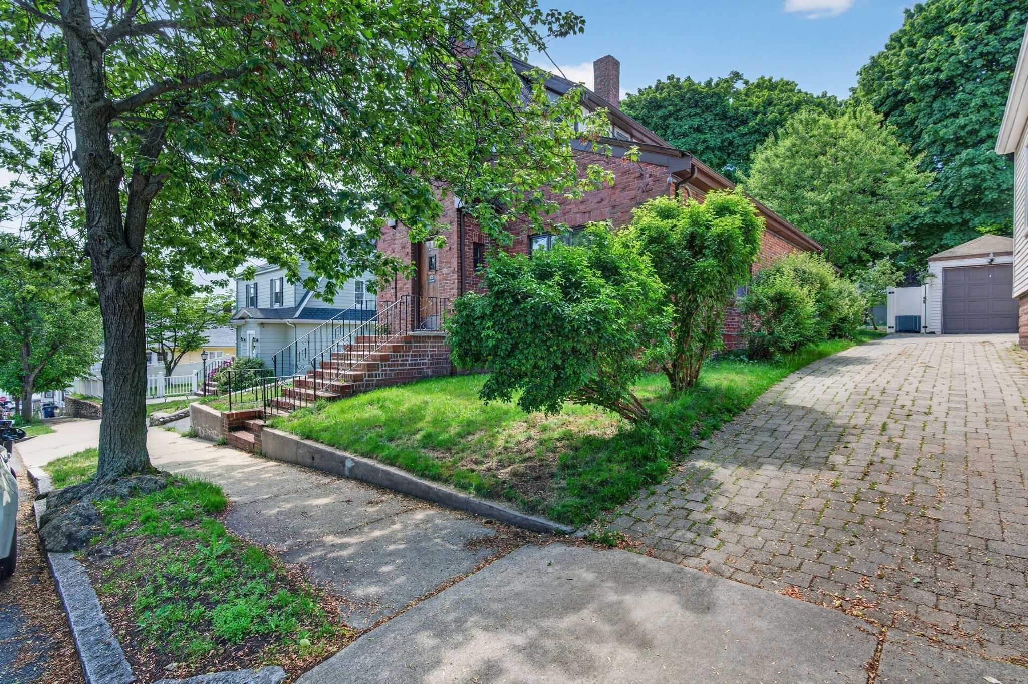 28 Thurlow Ave