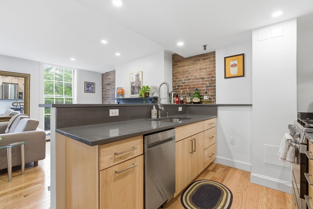 4 Derne St # 2