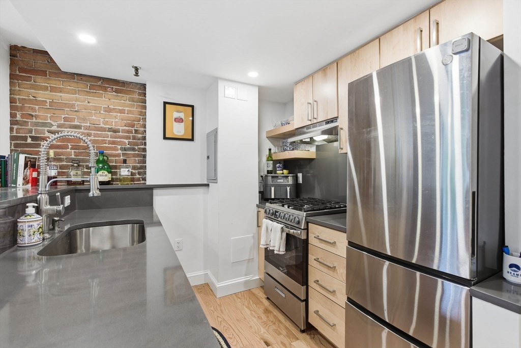 4 Derne St # 2